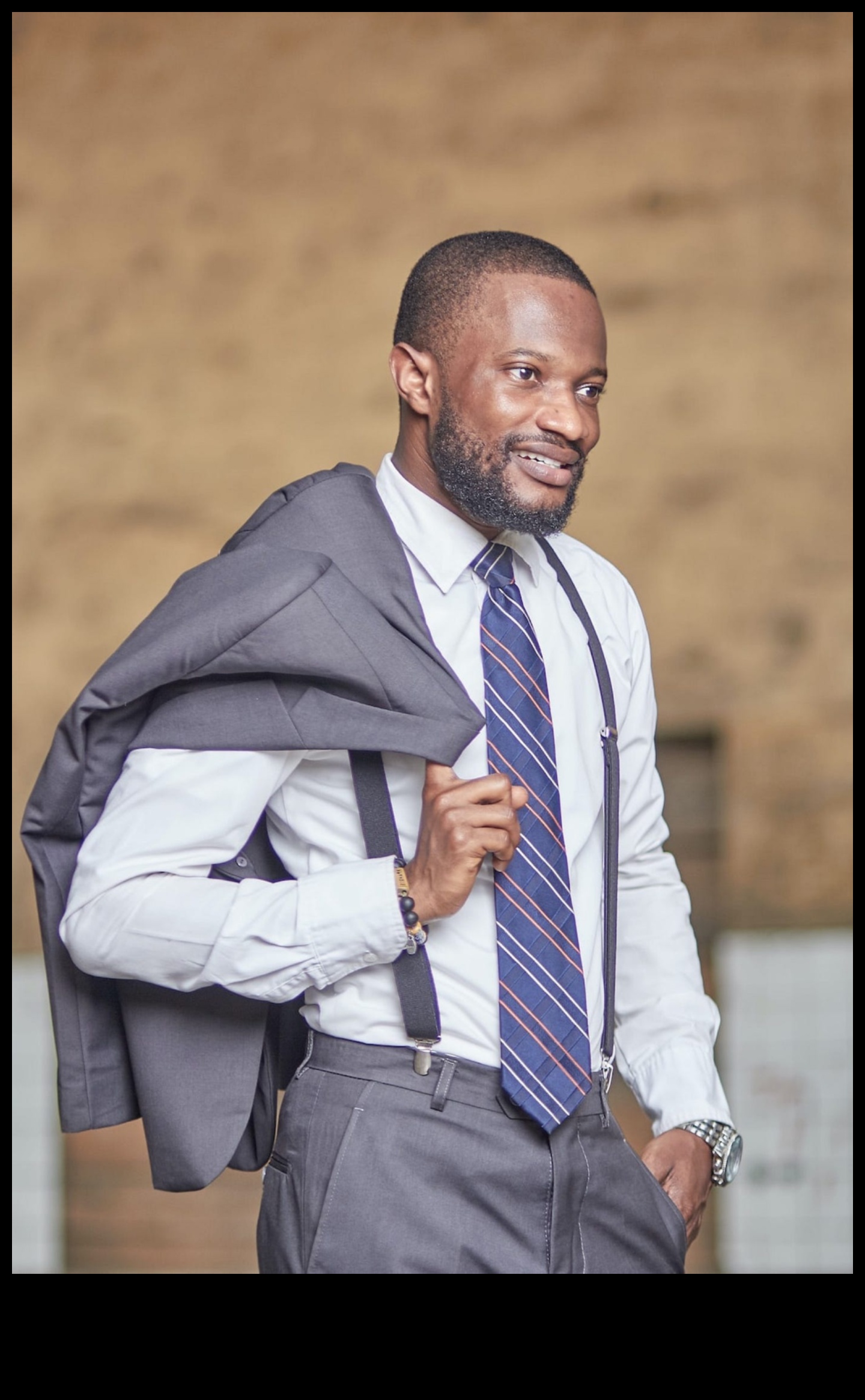 Legacy of Glamour Timeless Allure în Classic PiecesO privire asupra atracției de durată a pieselor de modă clasice care au trecut testul timpului. 4 Legacy of Glamour: Allure atemporală în piese clasice