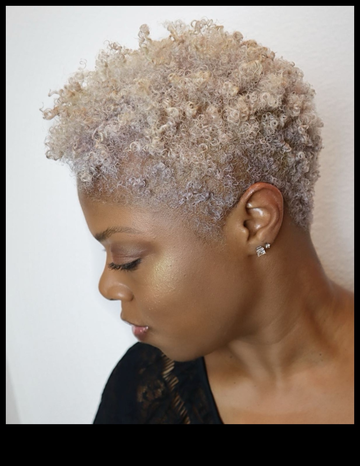 Pixie Curls jucăuș coafuri scurte și pline de viață pentru un aspect distractiv 3 Buclele Pixie Jucăușe: Coafuri scurte și pline de spirit pentru un aspect distractiv