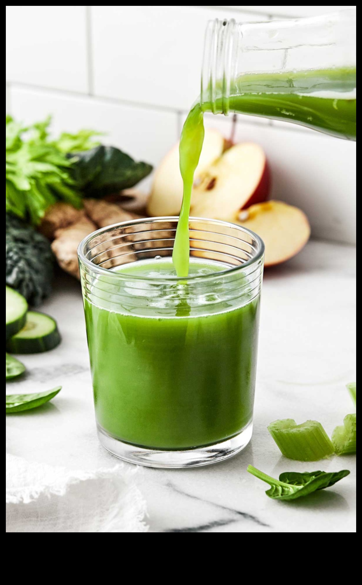DIY Veggie Juice Bar Creați-vă propriile amestecuri pentru un impuls sănătos și delicios 2 DIY Veggie Juice Bar: Creați amestecuri personalizate pentru o plăcere maximă